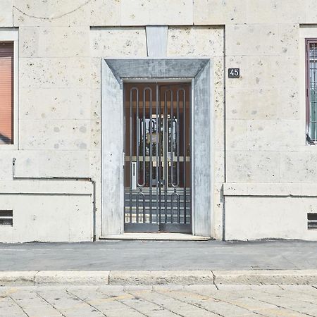 Spacious Flat Close To Fondazione Prada & Metro Milan Luaran gambar